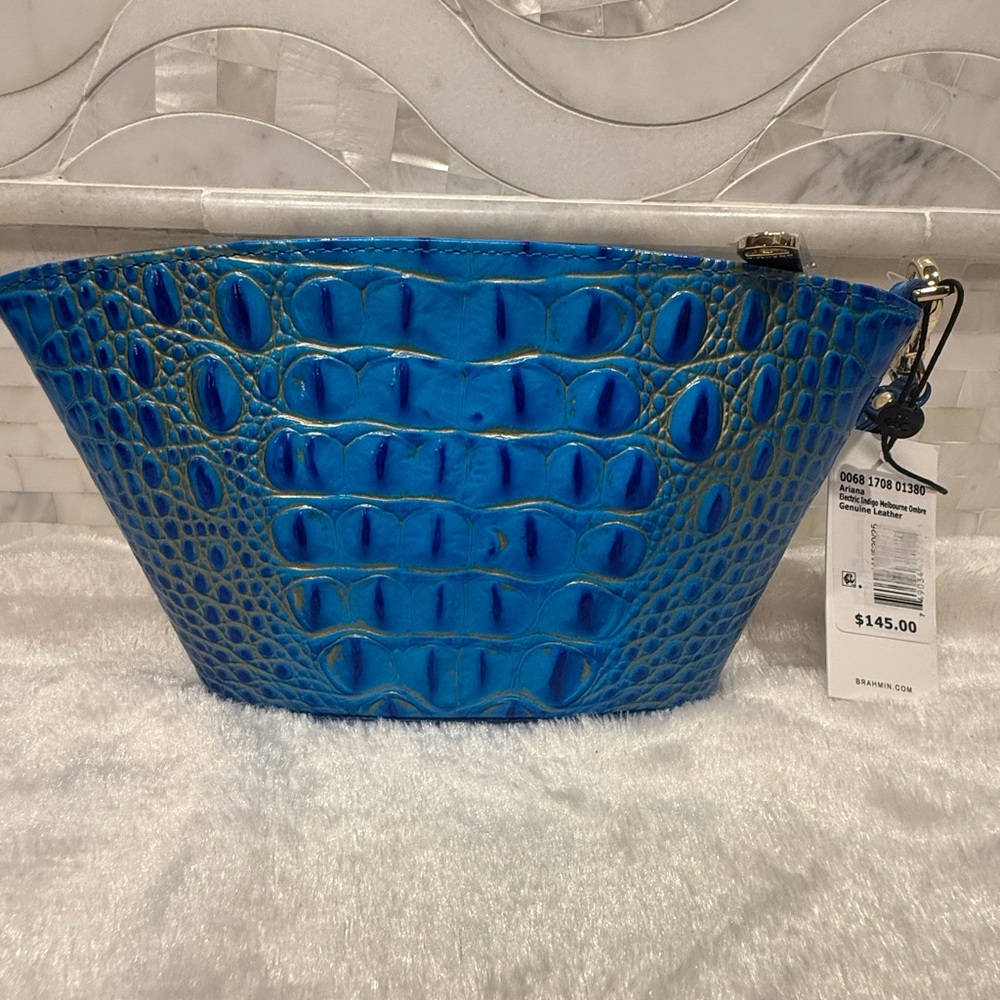 NWT Brahmin Electric Indigo Ariana Vibrant Blue Embossed Wristlet - Picture 2 of 5